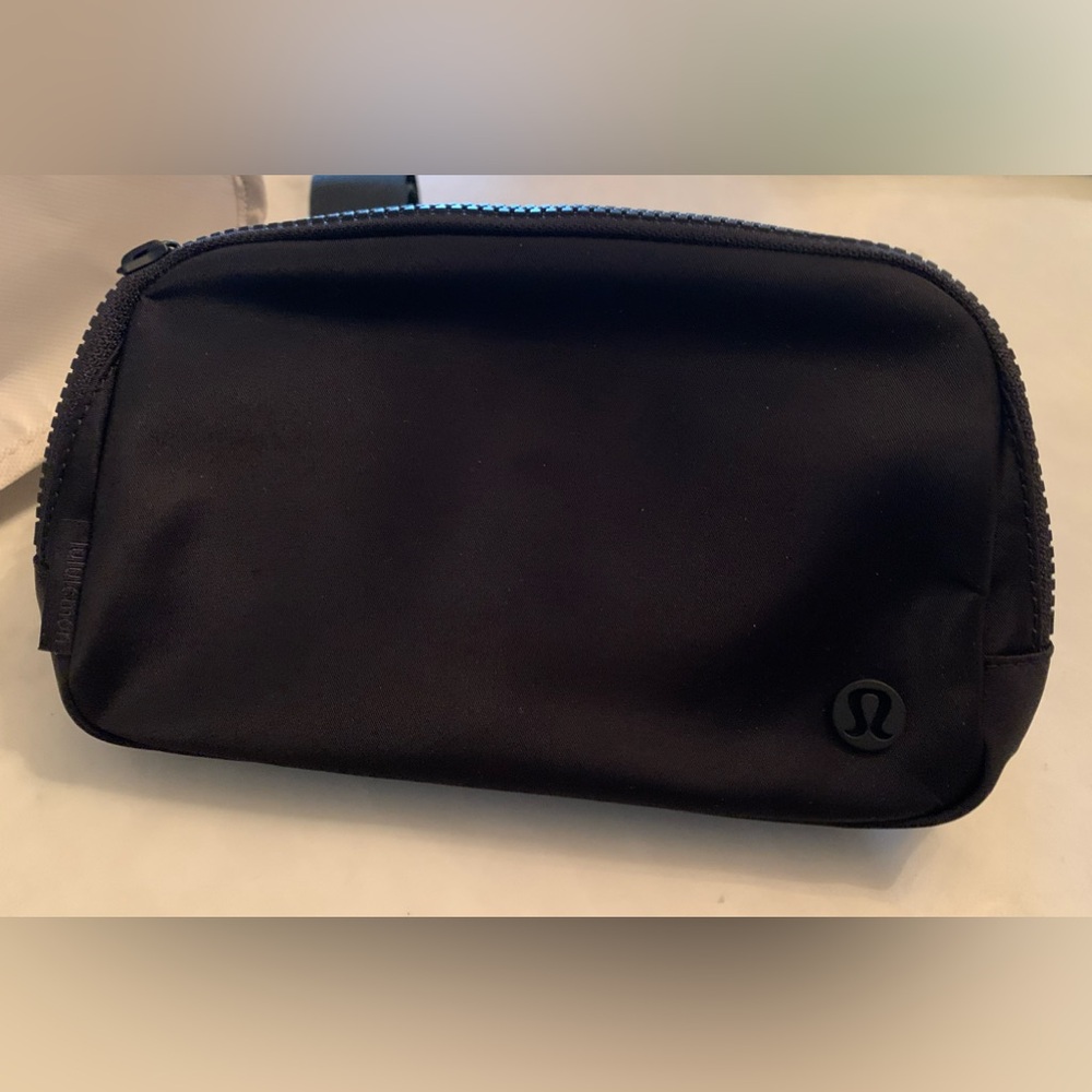 lululemon athletica Black Everywhere Bag